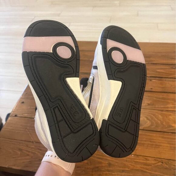 Zara Sneakers - Picture 3 of 5